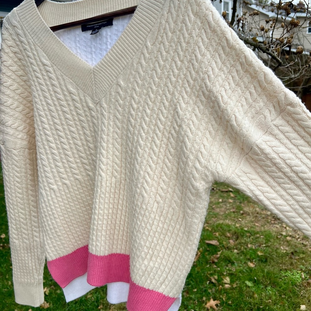 French Connection low-cut Off-shoulder cable sweater soft cream pink M V-neck